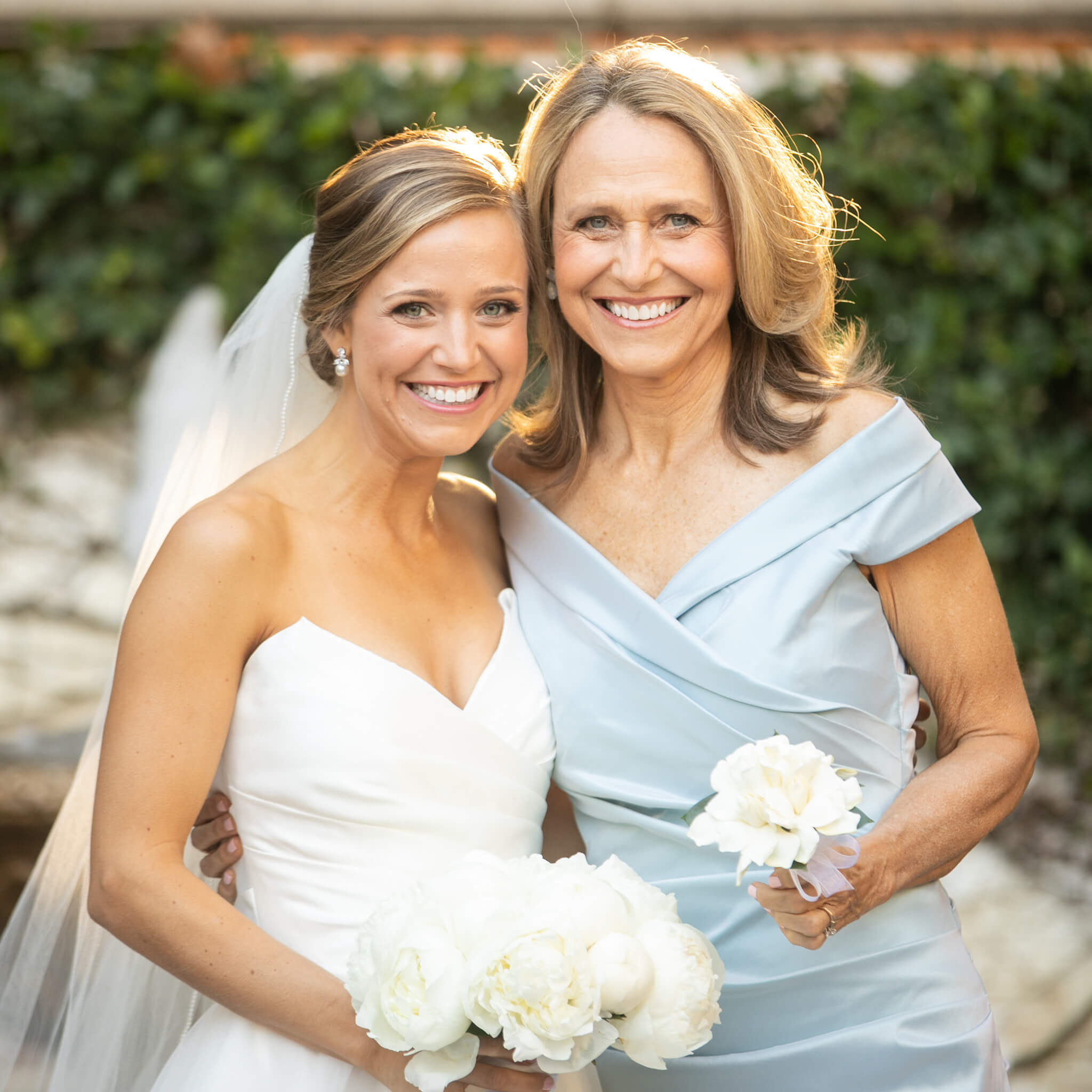 Mother and bride before the wedding