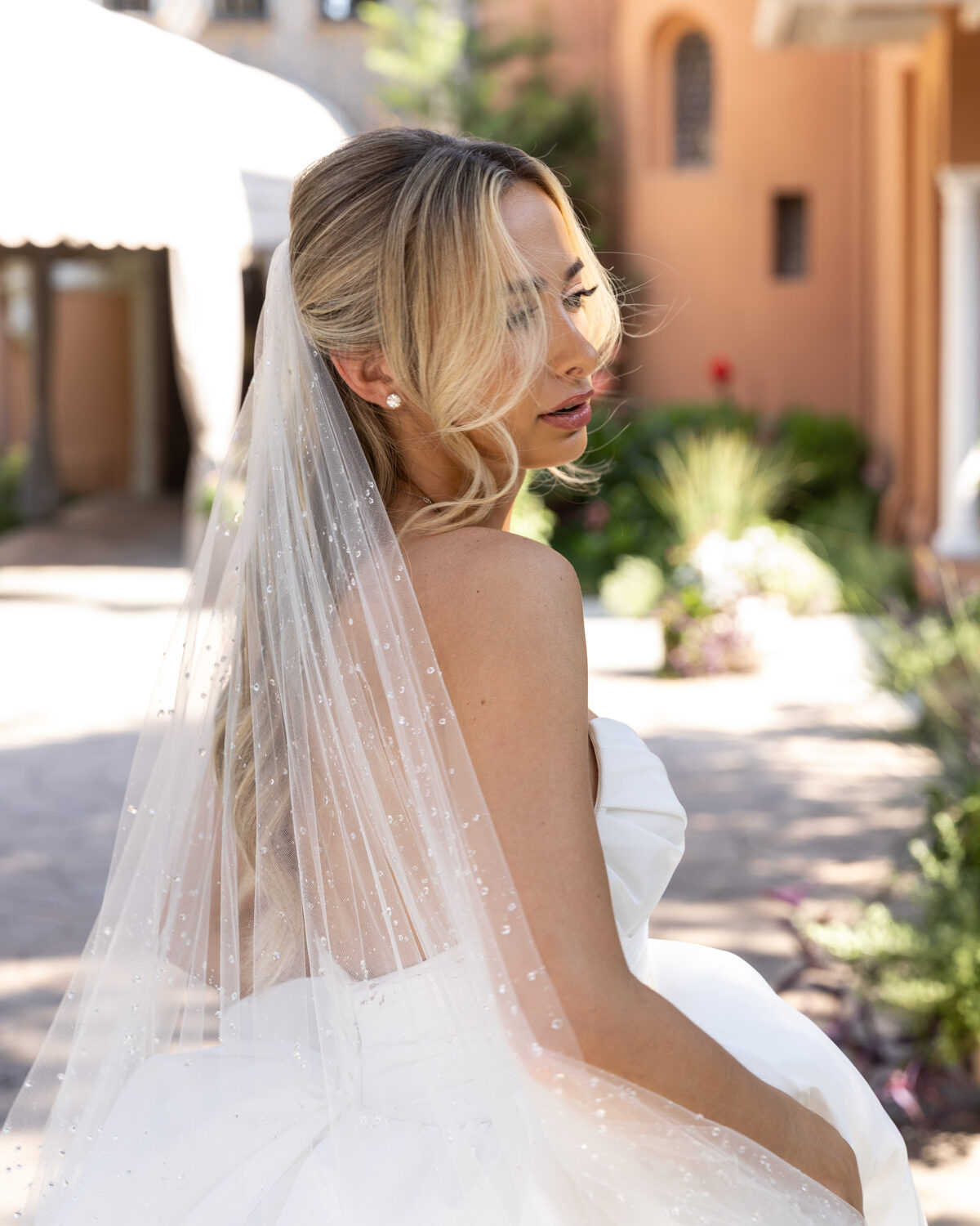 Bridal Portraits with Sydney at the Rosewood Mansion
